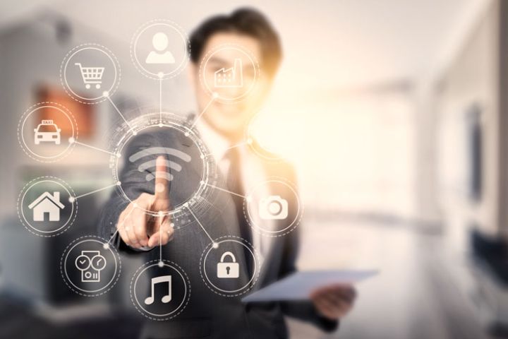 冰箱保鲜最下面一层总是有水 冰箱保鲜层流出很多水是什么原因